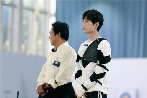 吃瓜比赛成毅,成毅领衔瓜界新潮流